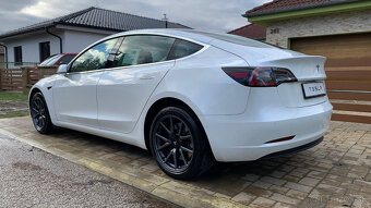 Tesla Model 3 SR+ 225kW 93tis km 09/2019 - 6