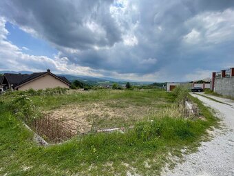Pozemok na výstavbu rodinného domu - Prievidza - 6