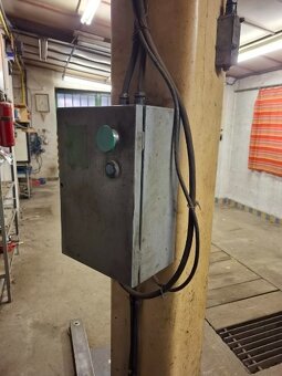 Dvojstlpovy zdvihák 2500kg. - 6