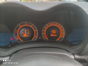 Predám Toyotu Auris 2,0D - 6