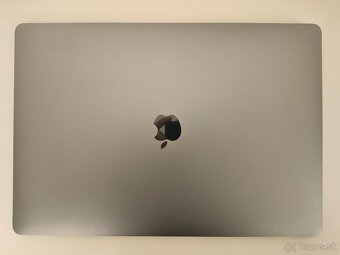 MacBook Pro 15" 2018 | i7 • 16GB • 256GB - 6