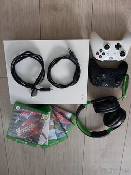 Predám XBOX ONE X 1TB - 6