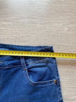 Dámske riflové trištvrťáky veľ.L - 6