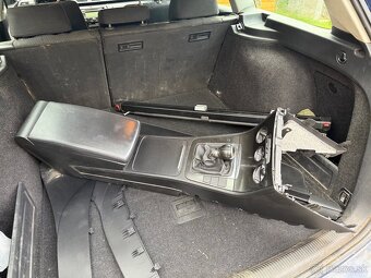VOLKSWAGEN PASSAT r. 2005 - 6