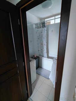 3 izbový byt . - 6