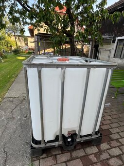 Predám nádrž na vodu 1000 L - 6