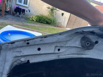 Predám kapotu z BMW e46 faselift - 6