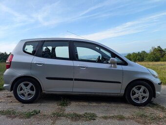 Predám auto značky Honda Jazz 1,4i LS CVT automat - 6