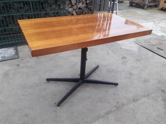 Predám výškovo nastaviteľný stôl - 6