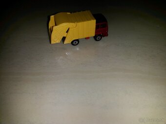 Matchbox SF REFUSE TRUCK - 6