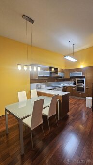 🏡 Prenájom 2-izbového bytu – Slávičie údolie, voľný od 1.12 - 6