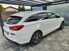 Hyundai i30 kombi 3/2022 family 15800km - 6