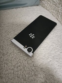 BlackBerry KeyOne Android OS - 6