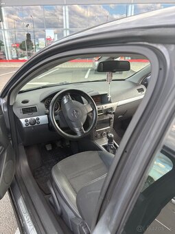 Opel Astra H GTC - 6