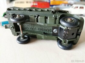 Dinky toys Mercedes Unimog - 6
