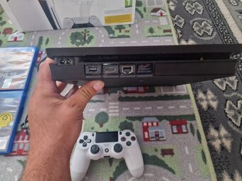 Playstation 4 - 6