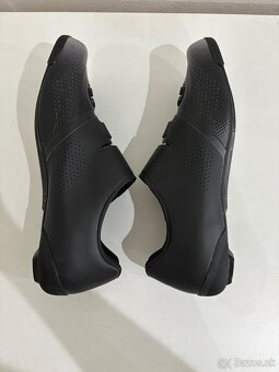 Shimano Tretry Shrc702 Carbon čierne 47 - 6