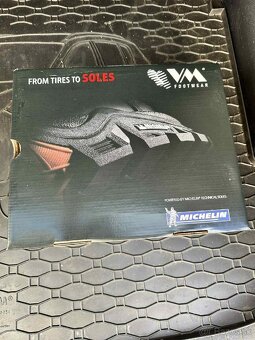 VM Footwear BUFFALO S3
Bezpečnostná obuv bez kovových častí - 6