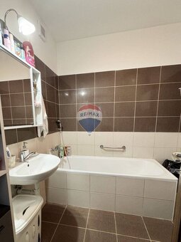 Moderný 3-izbový byt s pivnicou a parkovaním – Čierny Brod - 6