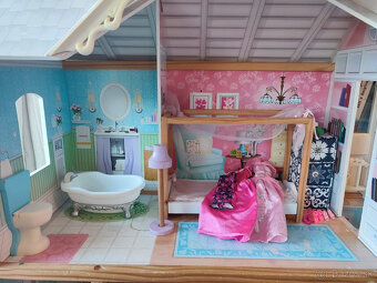 Barbie dom s barbie bábikami, bazénom, autom a prísluš. - 6