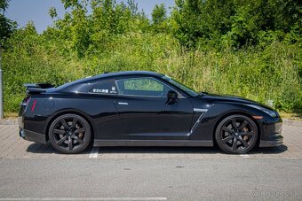 Nissan GT-R 2008 - 6