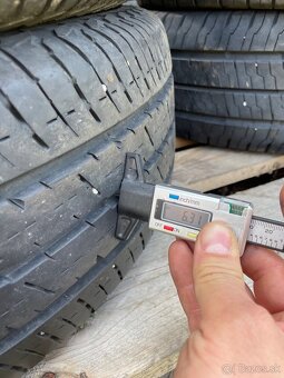 215/70 r15 C contimental - 6