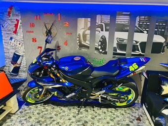 Yamaha R1 - 6