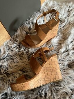 caramel new look damske stylove letne sandale na platforme - 6