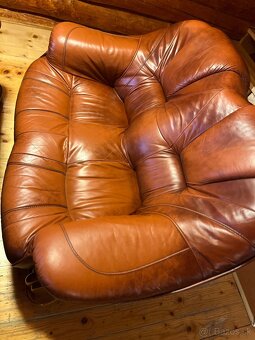 Pravá koža – sedacia súprava + masívna komoda (TOP stav, kla - 6