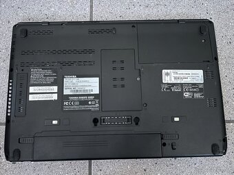 Toshiba Tecra / Intel i5 / 4GB RAM / 128GB SSD / 15.6" - 6