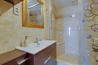 Na predaj - priestranný 3-izbový rodinný dom vo Vajnoroch - 6