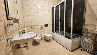 Veľký byt v srdci Žiliny: 4 izby, 161 m2, po rekonštrukc - 6