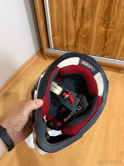 Motokrosová helma - 6