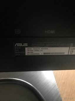 Monitor ASUS s ergonomickym stojanom - 6