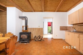 CREDA | predaj 2 - izb. rodinný dom s veľkým pozemkom, Never - 6