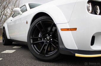NOVÝ Dodge Challenger SRT 6.4 HEMI - 6