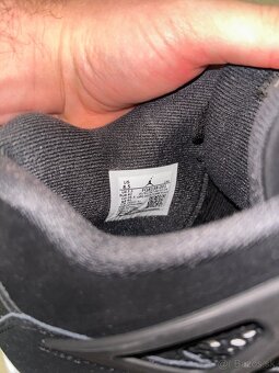 Jordan 4 White Thunder - 6