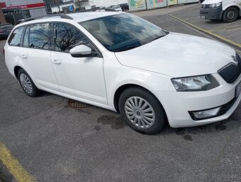 Octavia Combi 1.6 TDI 110k Active DSG - 6