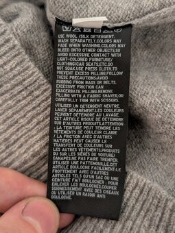 V-Neck Cardigan UNIQLO šedý kardigan Premium Lambswool - 6