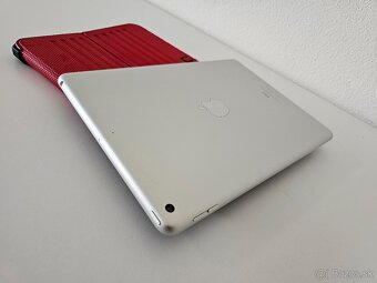 Apple iPad 9th (generation) - 6