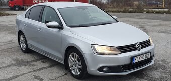 Volkswagen Jetta 2,0 TDI Highline manuál - 6