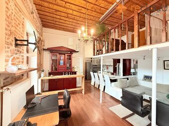 Na predaj výnimočný 2-izbový byt v historickom centre Nitry  - 6