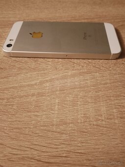 iPhone SE 1.generacie 2016 / 64GB Silver Pekný stav - 6