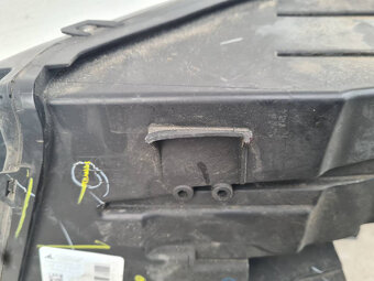 JEEP Compass 2016- prave predné svetlo - 6