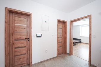 NA PRENÁJOM EXLUZÍVNY NADŠTANDARDNÝ 2 IZB BYT - ŠAMORÍN - 6