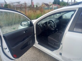 🚘 HYUNDAI i30CW 1.4 CVVT KOMBI + ťažné - 6