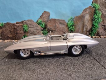 Prodám model 1:18 Chevrolet corvette stingray 1959 Autoart - 6