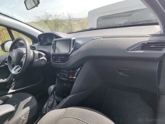Peugeot 208 - 6
