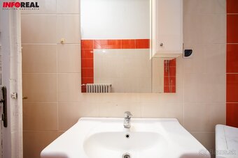 Veľký 3-izbový byt (97 m² + balkón), možná reko. 4izb. - 6