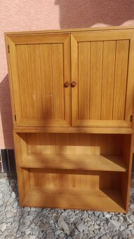 Starožitná posteĺ, drevené skrinky - 6